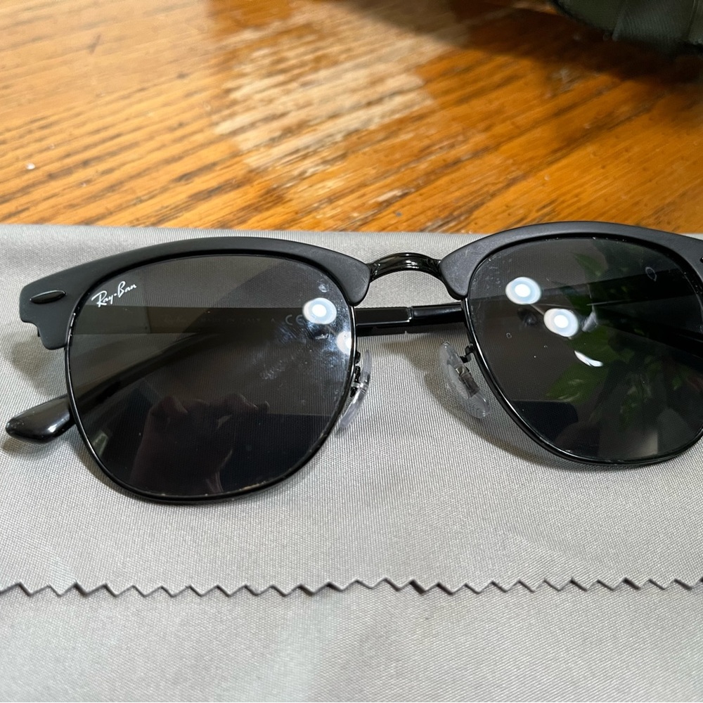 Ray Ban clubmaster classic. Black